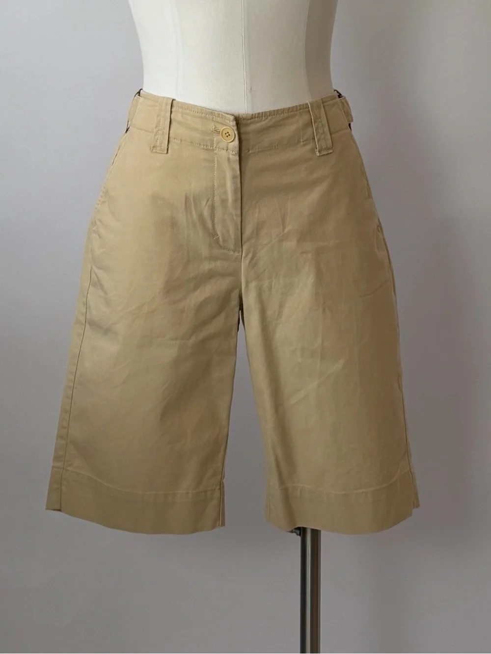 Vintage 1990s Talbots high-waisted shorts size 4. - Picture 3 of 8